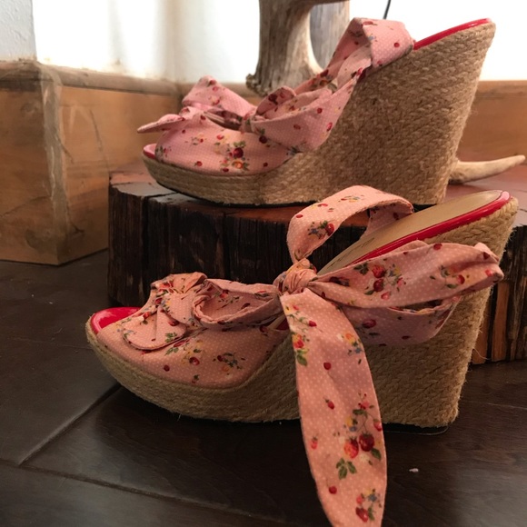 Bettie Page Wedge Melissa - Picture 2 of 7